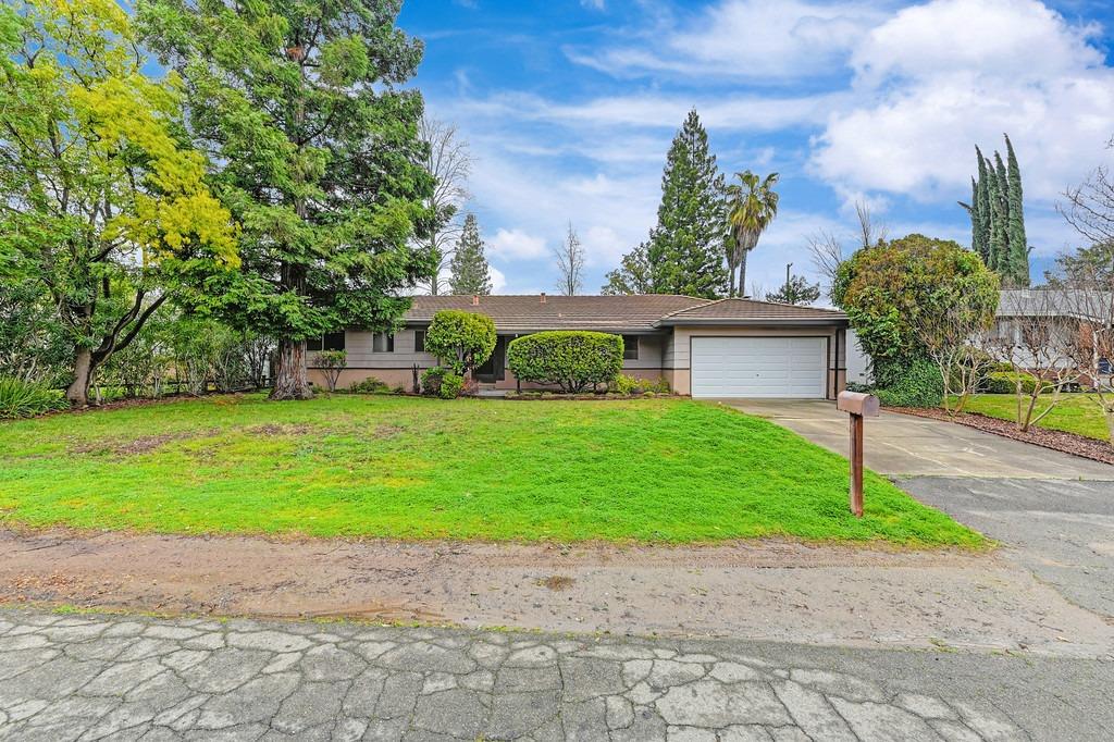 8461 Hidden Valley Circle