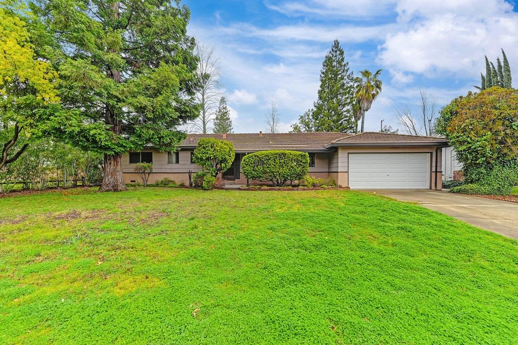 8461 Hidden Valley Circle