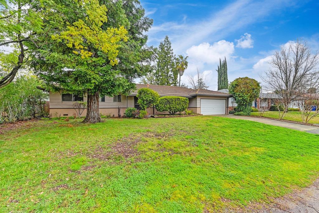 8461 Hidden Valley Circle