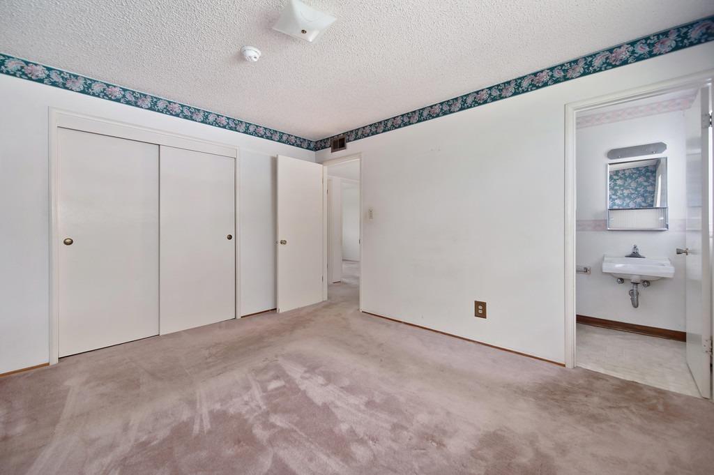 8461 Hidden Valley Circle