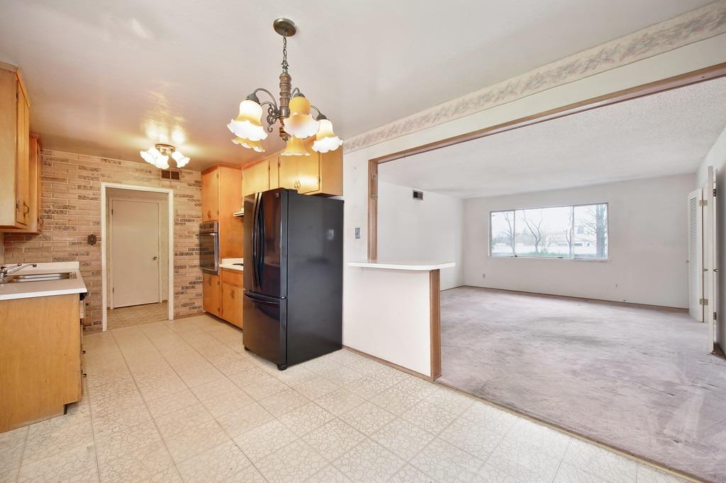 8461 Hidden Valley Circle