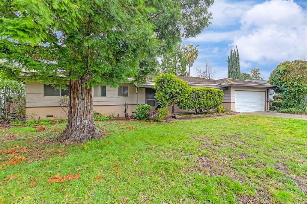 8461 Hidden Valley Circle