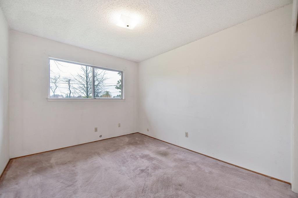 8461 Hidden Valley Circle