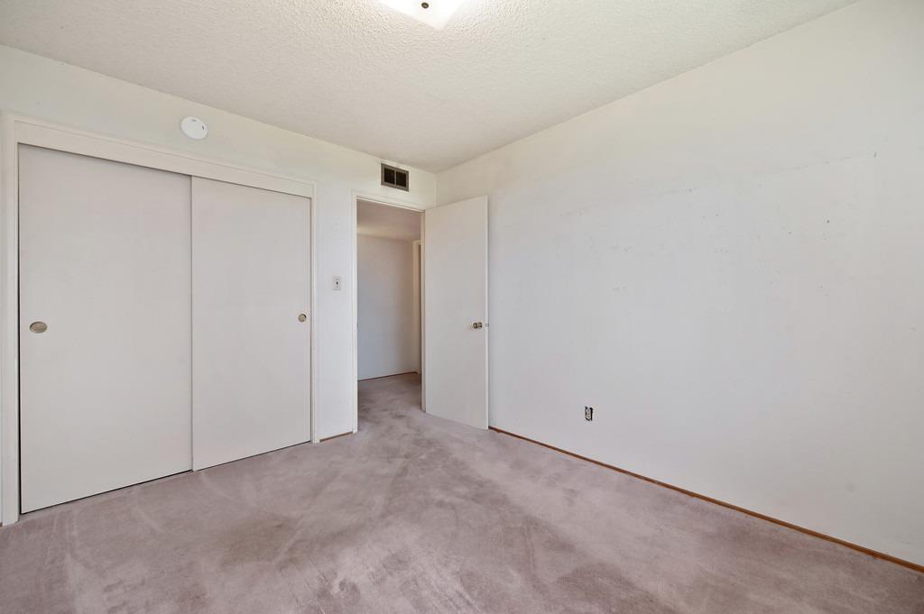 8461 Hidden Valley Circle