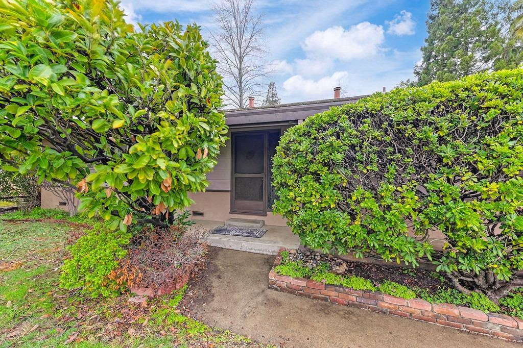 8461 Hidden Valley Circle