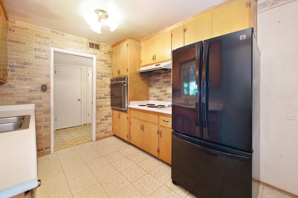 8461 Hidden Valley Circle