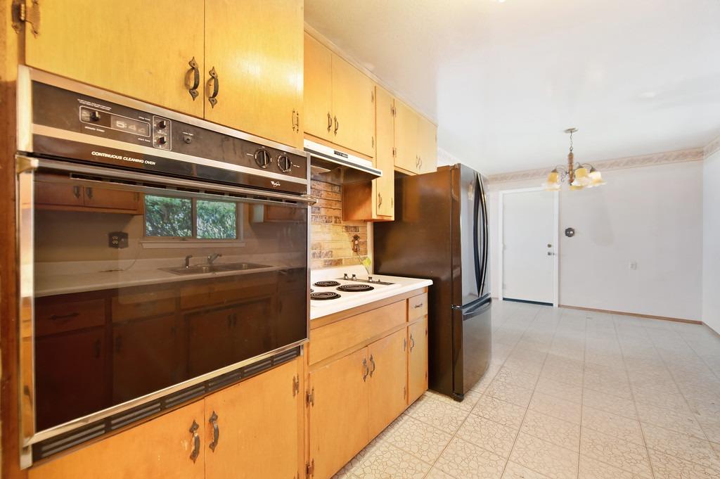 8461 Hidden Valley Circle