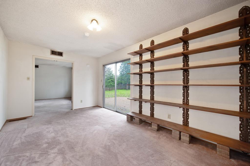 8461 Hidden Valley Circle