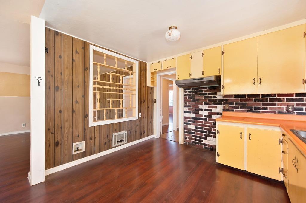 9261 Golden Gate Avenue