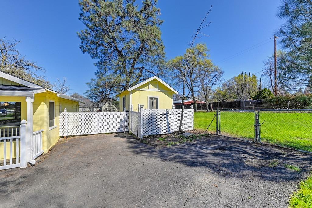 9261 Golden Gate Avenue