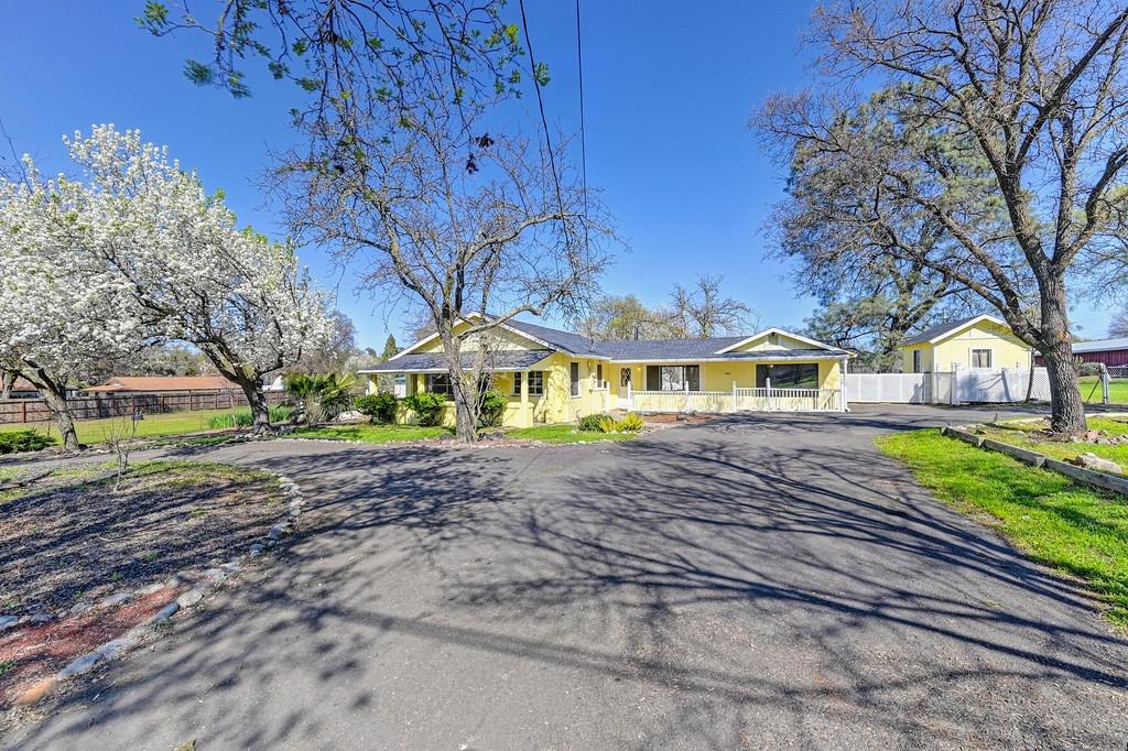 9261 Golden Gate Avenue