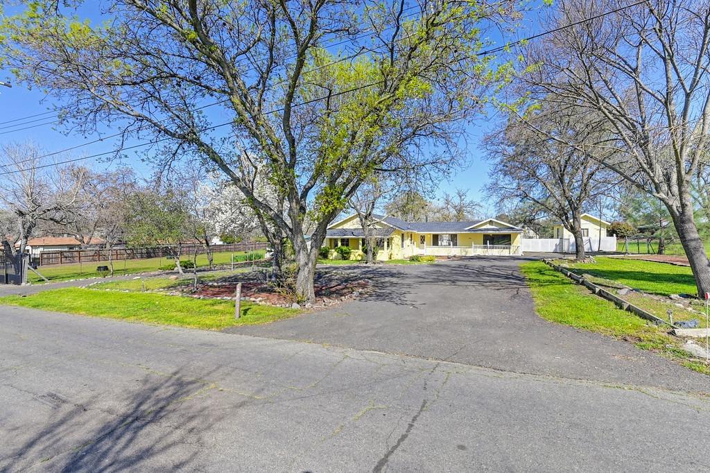 9261 Golden Gate Avenue