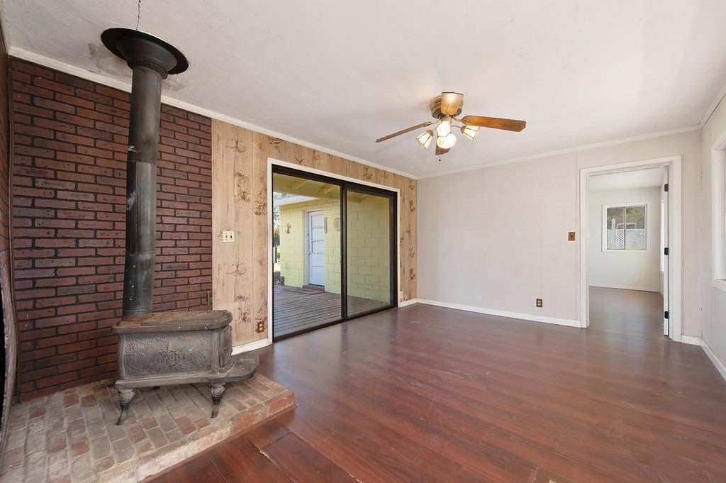 9261 Golden Gate Avenue