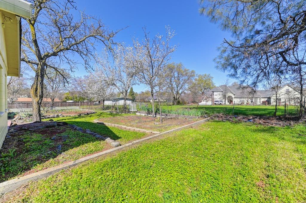 9261 Golden Gate Avenue