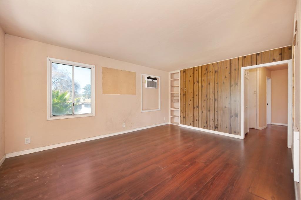 9261 Golden Gate Avenue