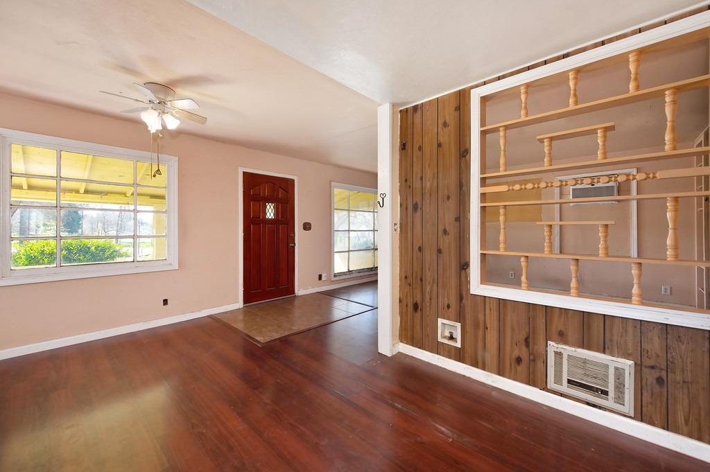 9261 Golden Gate Avenue