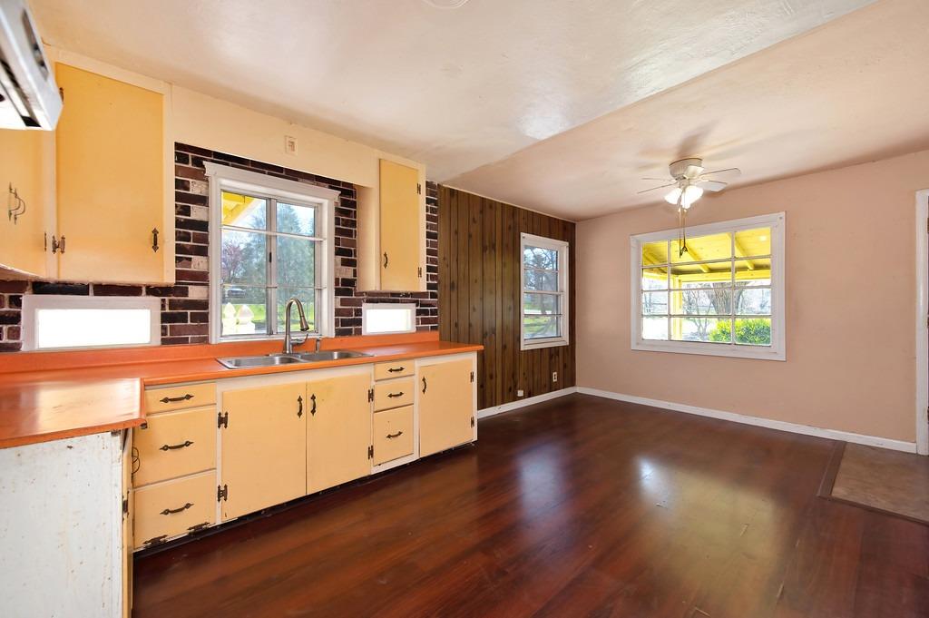 9261 Golden Gate Avenue