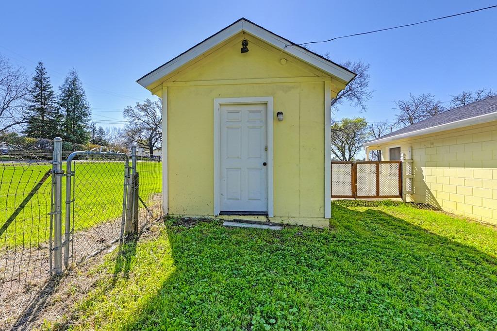 9261 Golden Gate Avenue