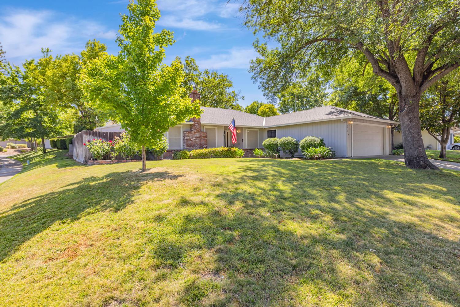 6818 Flaming Arrow Drive