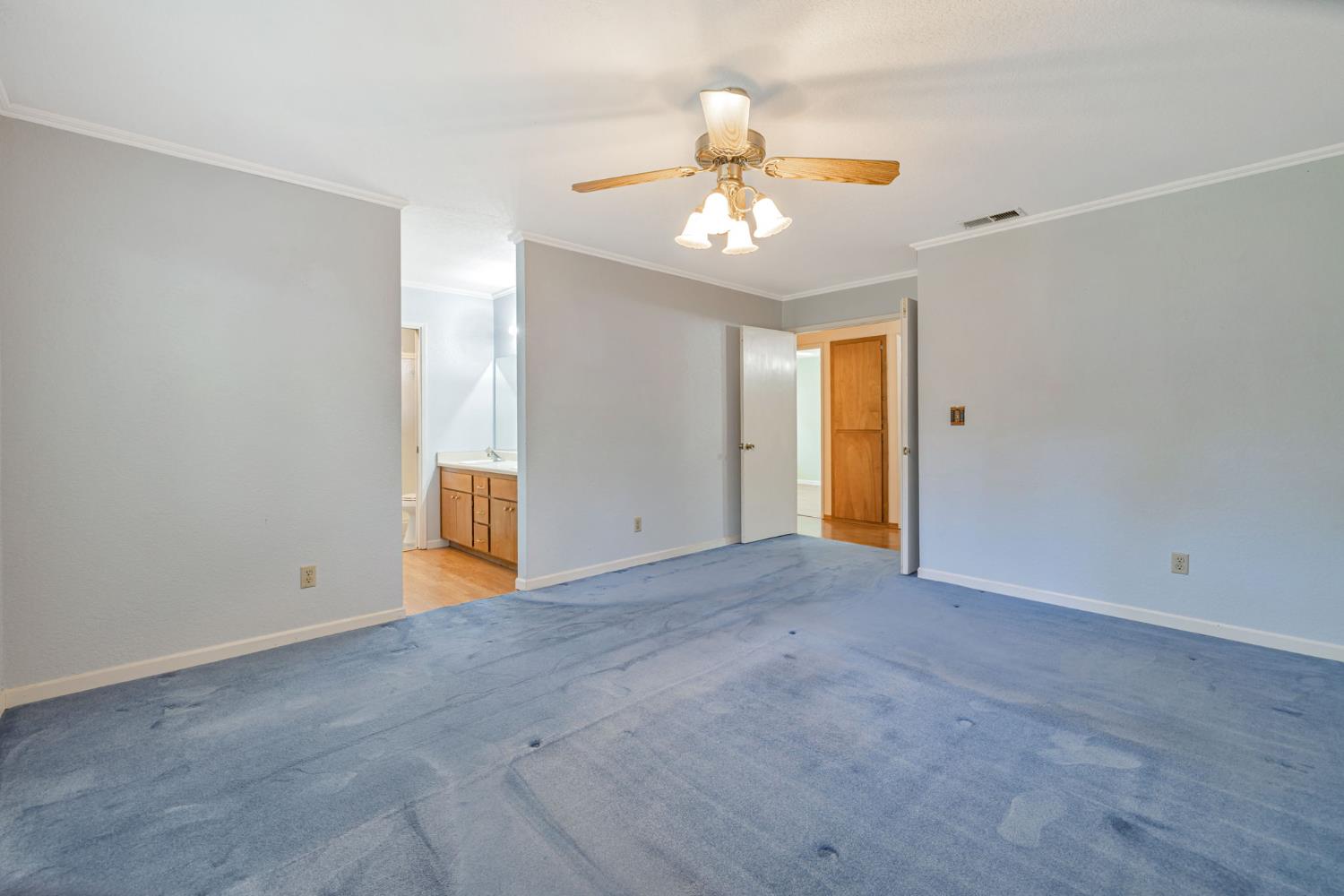 6818 Flaming Arrow Drive