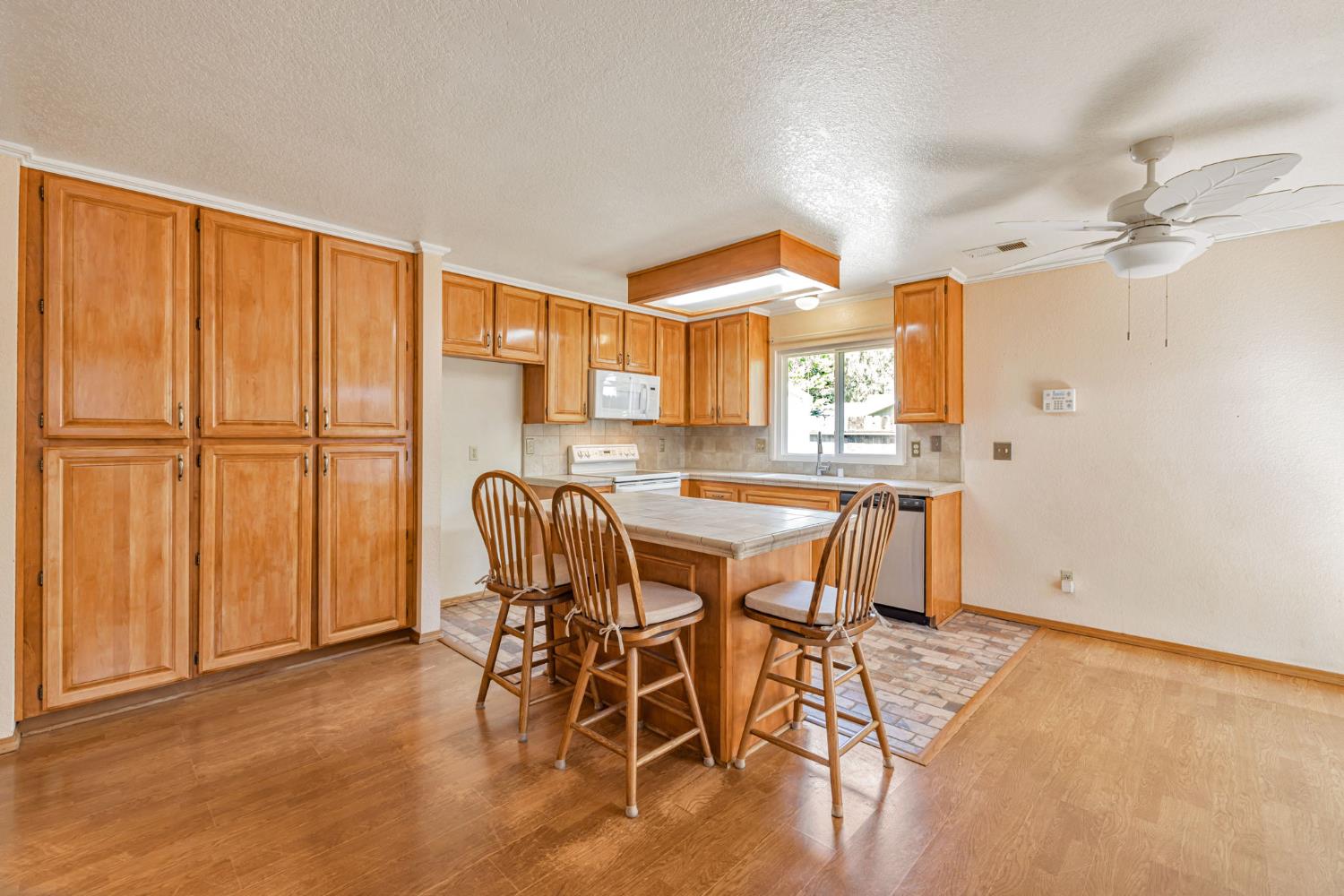 6818 Flaming Arrow Drive