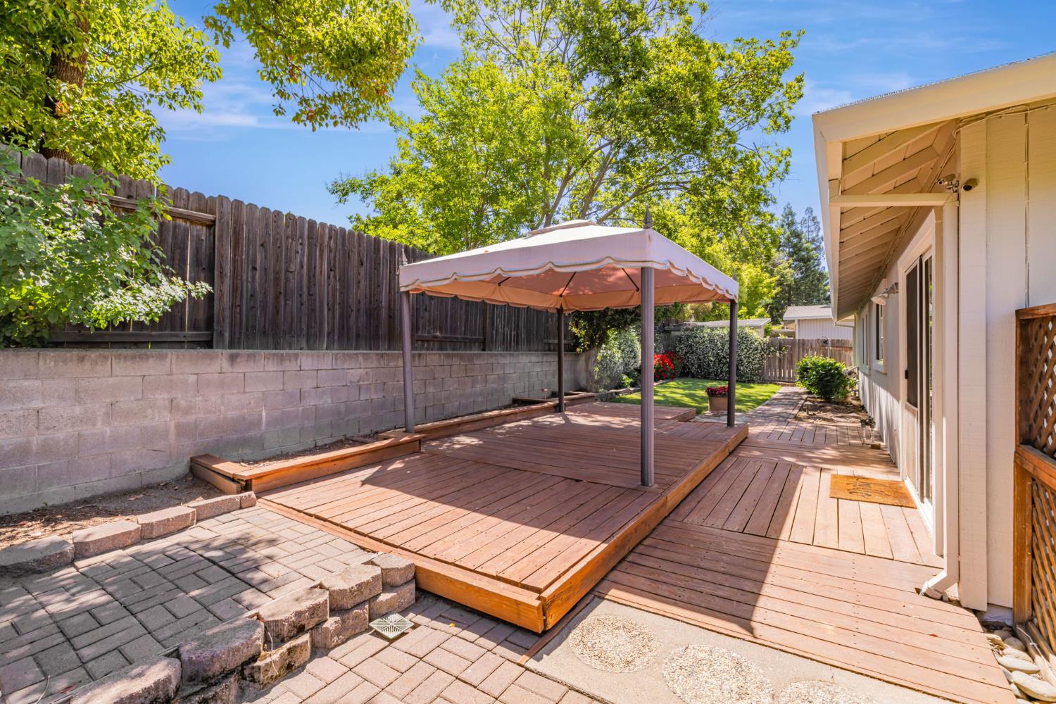 6818 Flaming Arrow Drive