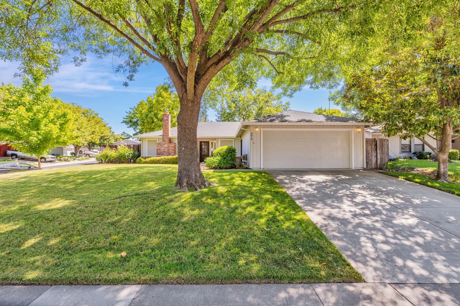 6818 Flaming Arrow Drive