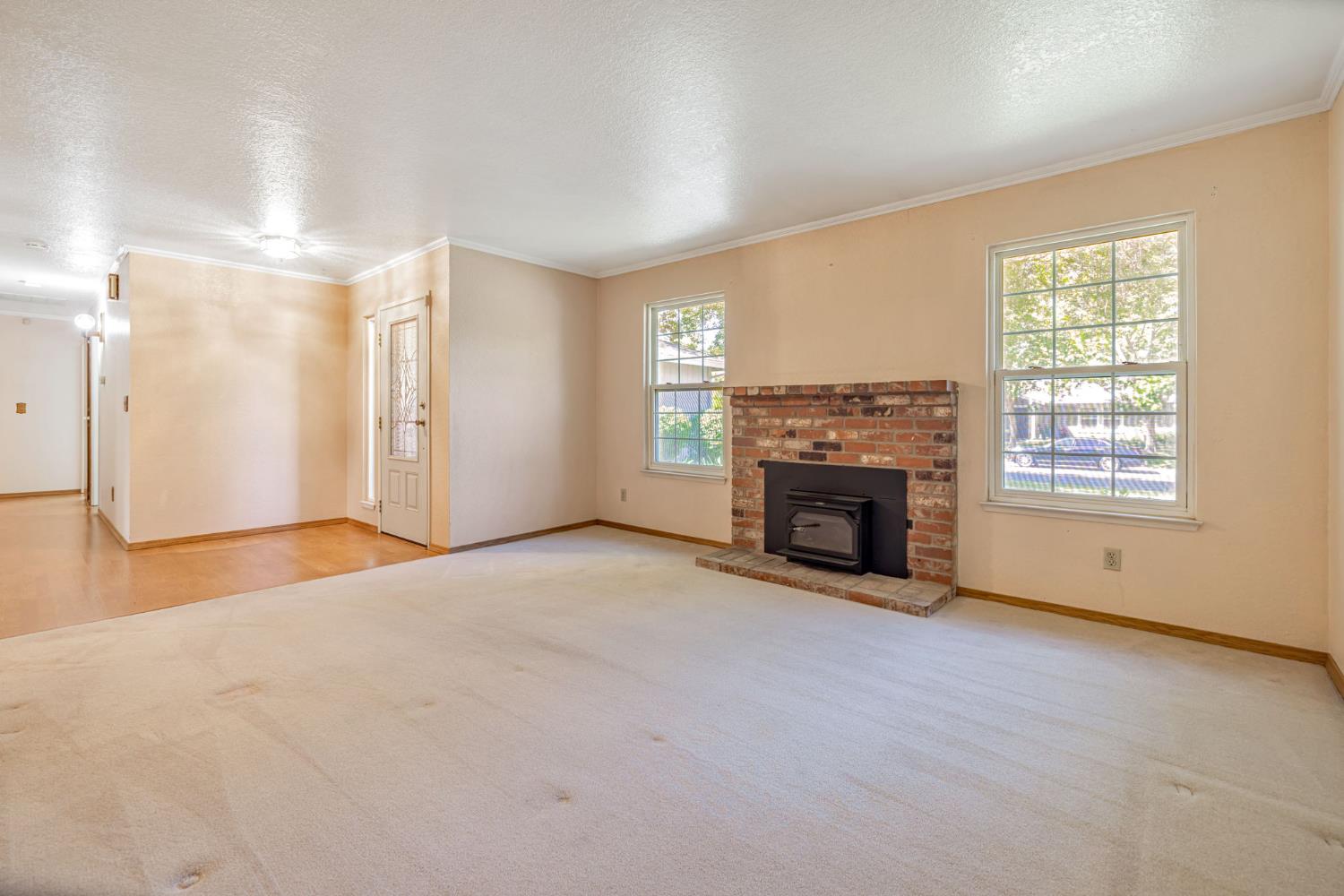 6818 Flaming Arrow Drive