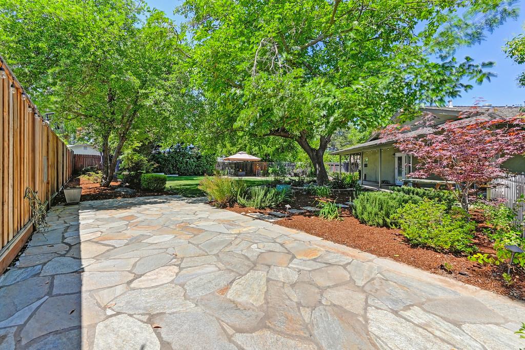 8404 N Star Way