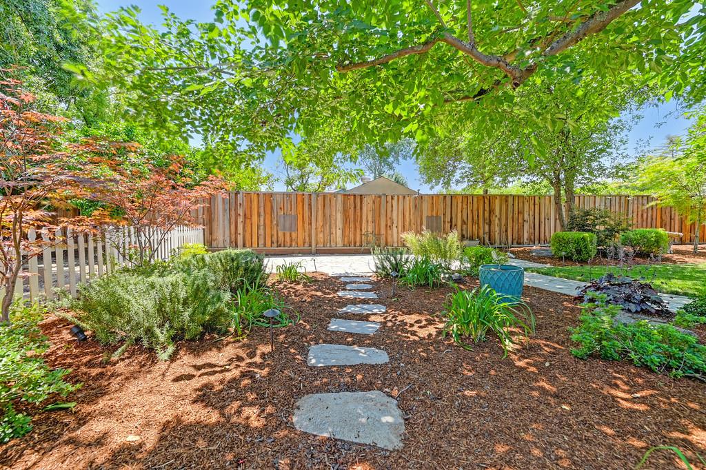 8404 N Star Way