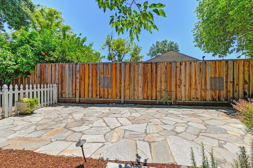 8404 N Star Way