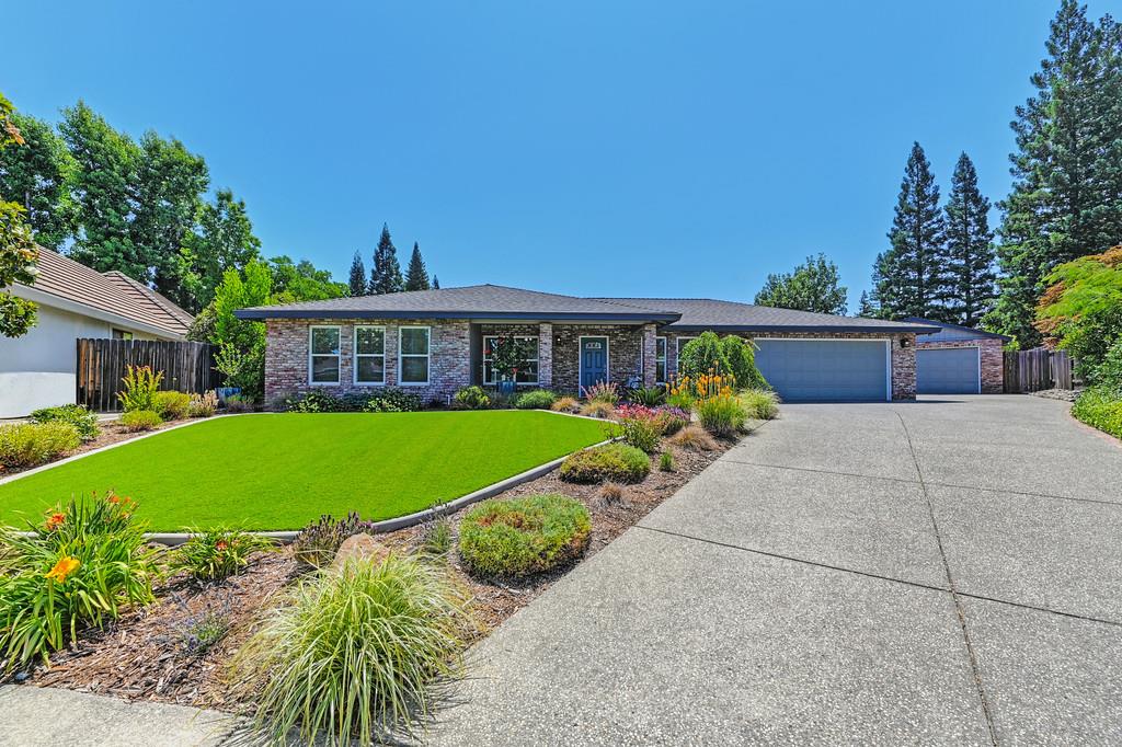 305 Saint Charles Court