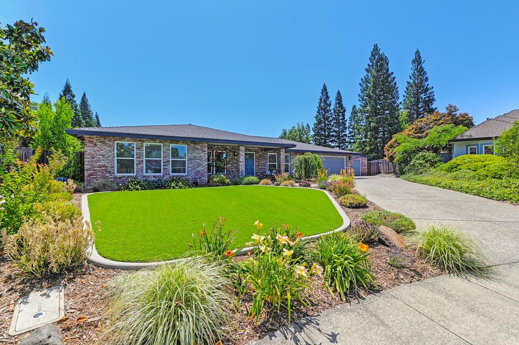 305 Saint Charles Court