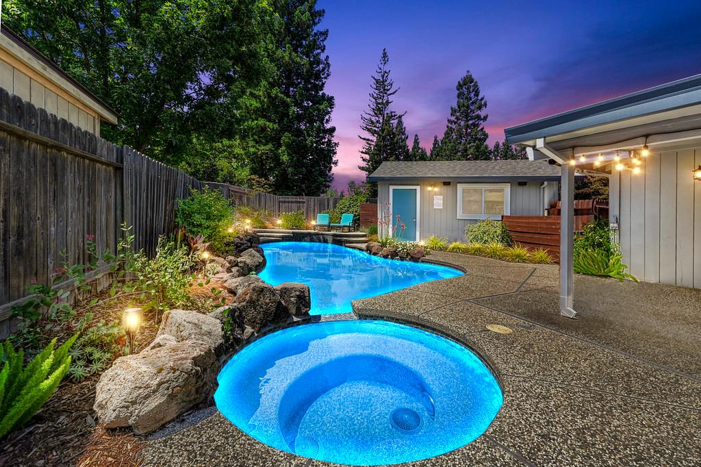 305 Saint Charles Court