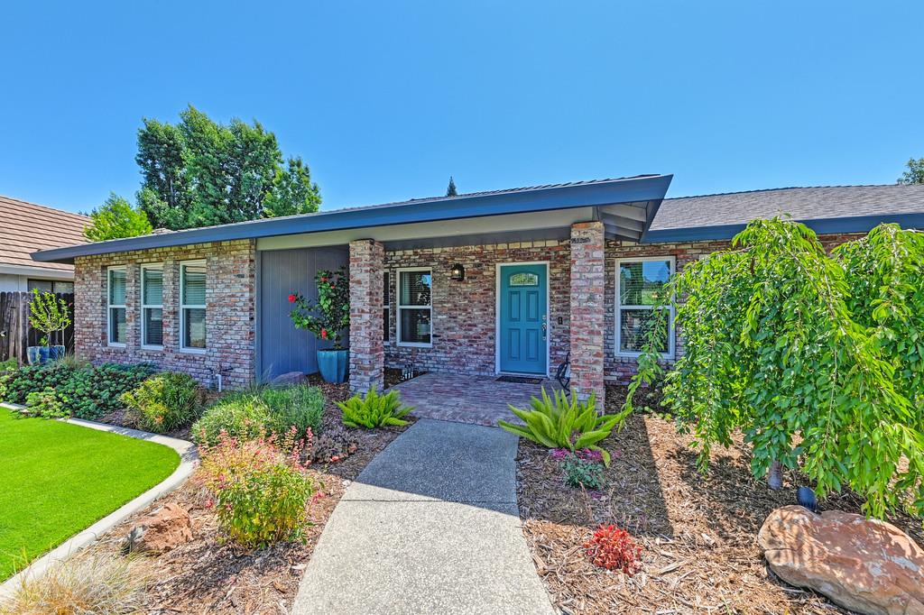 305 Saint Charles Court