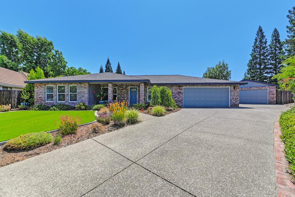 305 Saint Charles Court