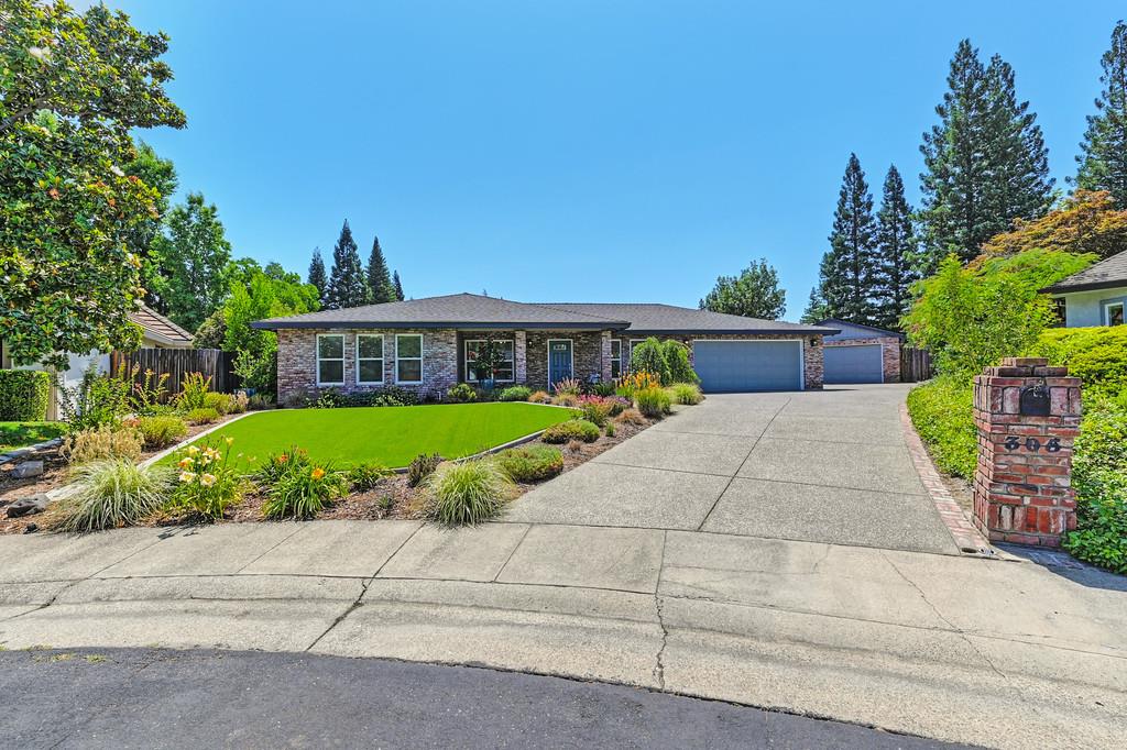 305 Saint Charles Court