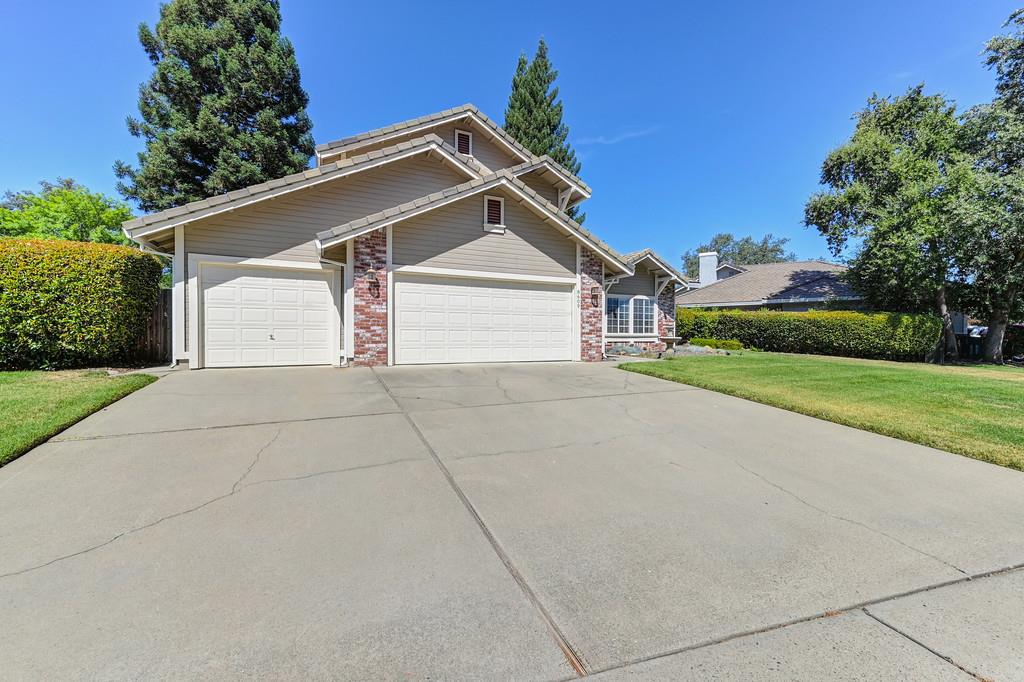 8609 Briarbrook Circle