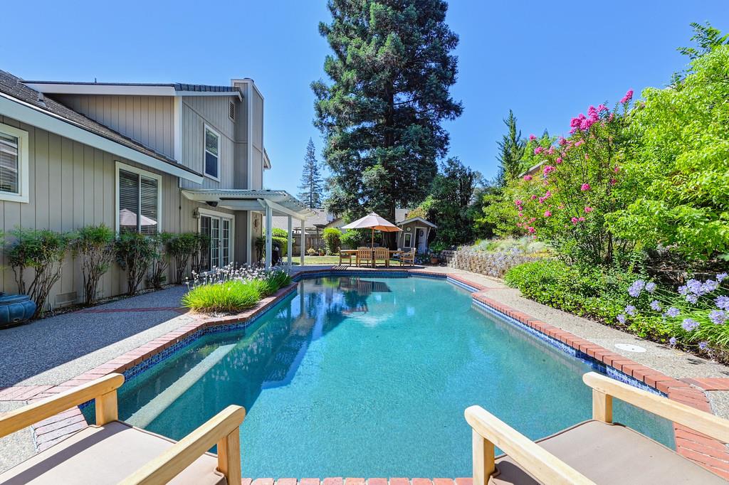 8609 Briarbrook Circle