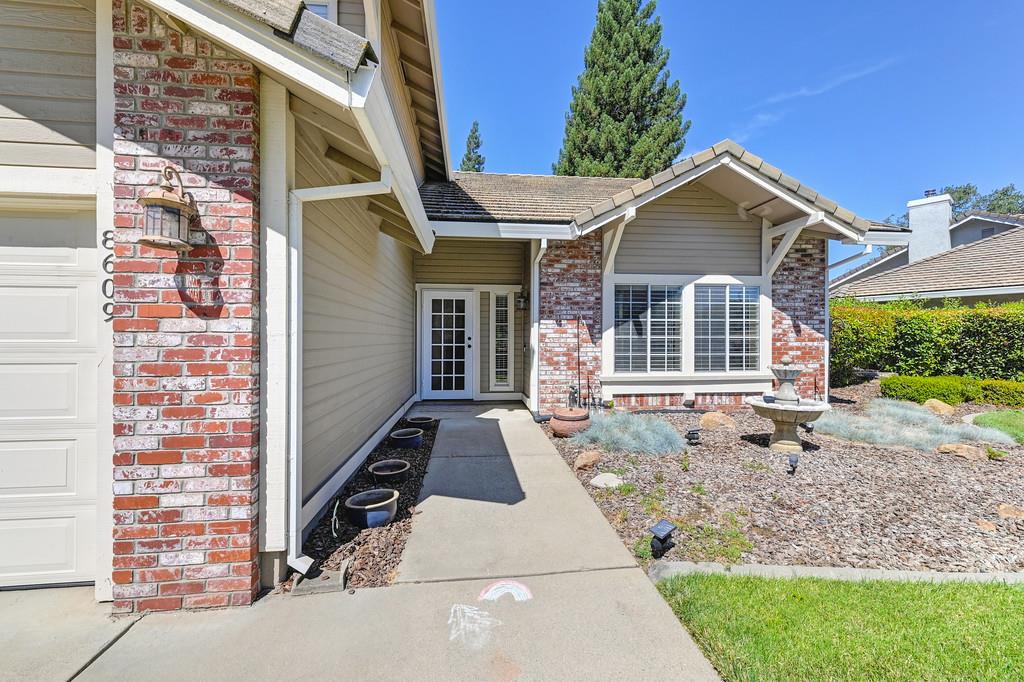 8609 Briarbrook Circle