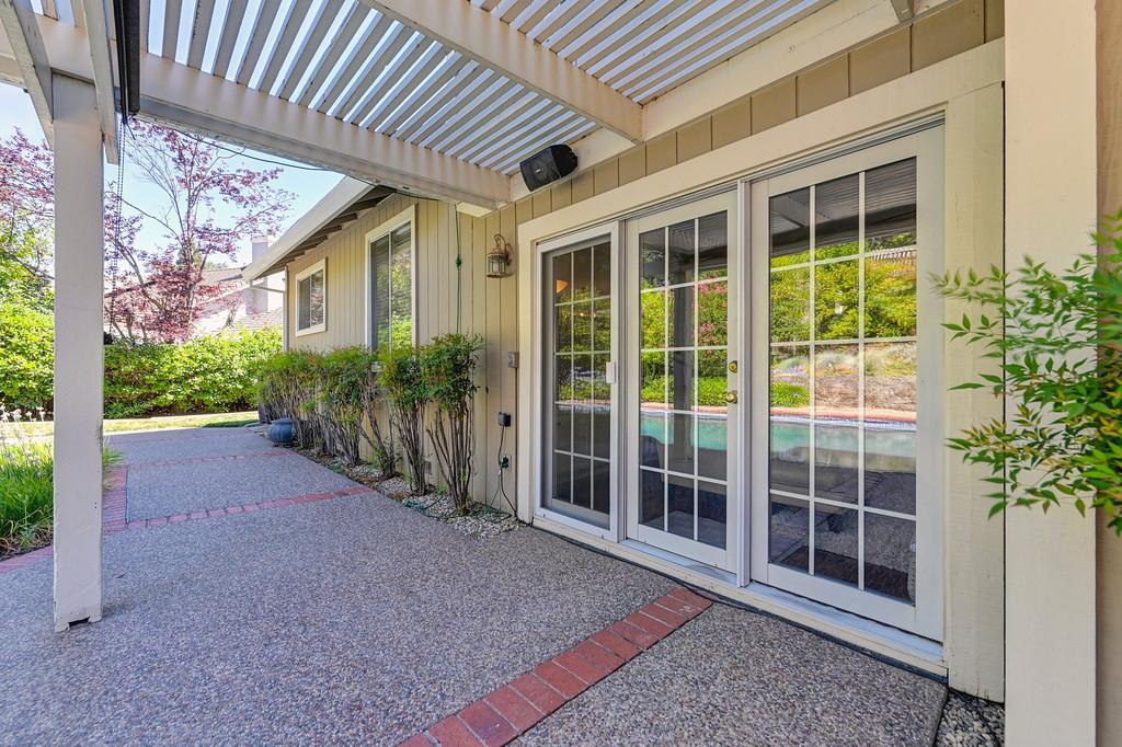 8609 Briarbrook Circle