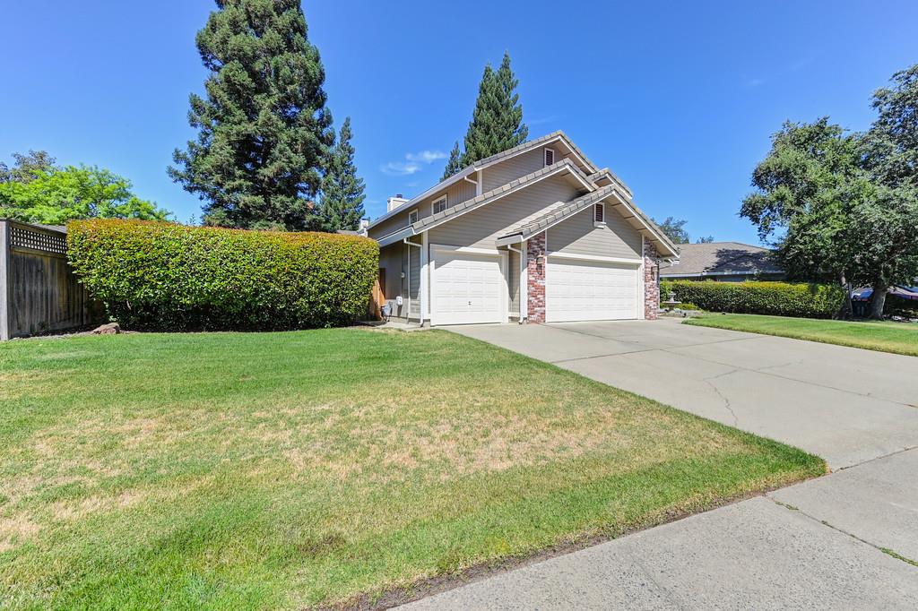 8609 Briarbrook Circle