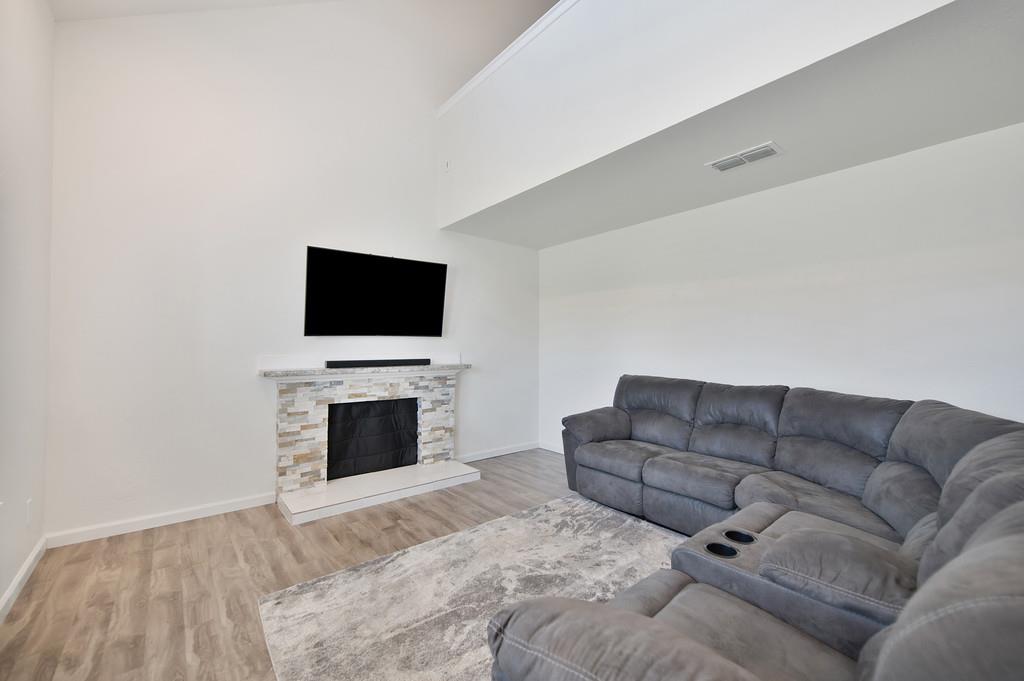 1032 Old Mill Circle