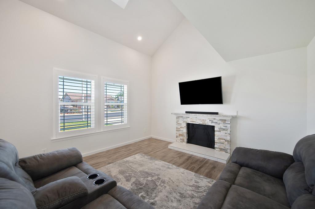 1032 Old Mill Circle