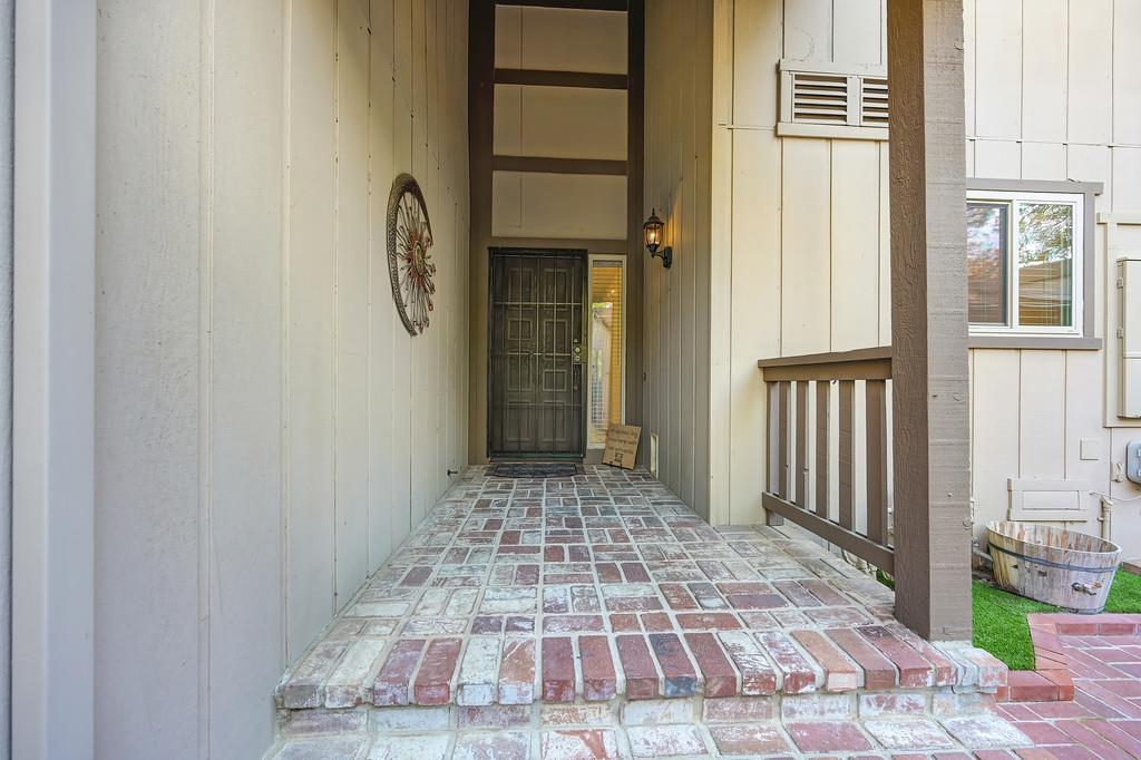 6902 Monticello Court