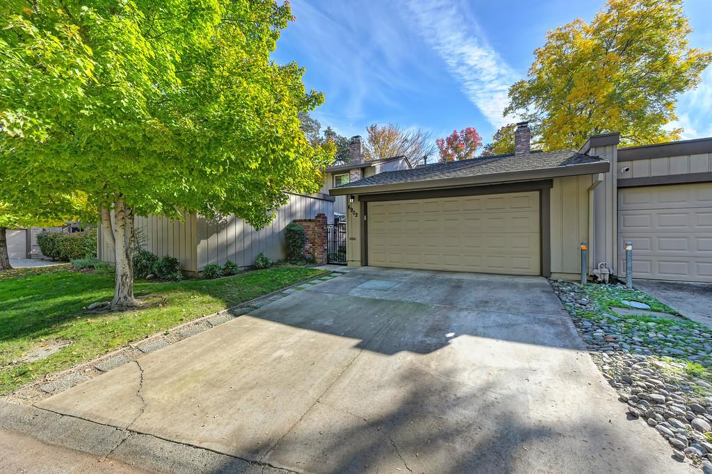 6902 Monticello Court