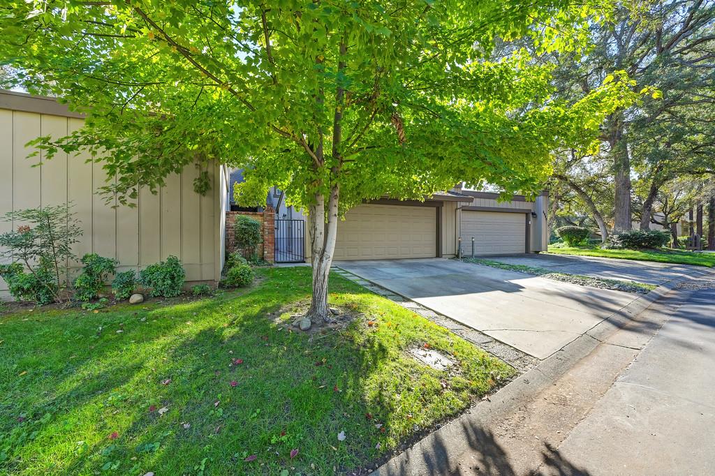 6902 Monticello Court