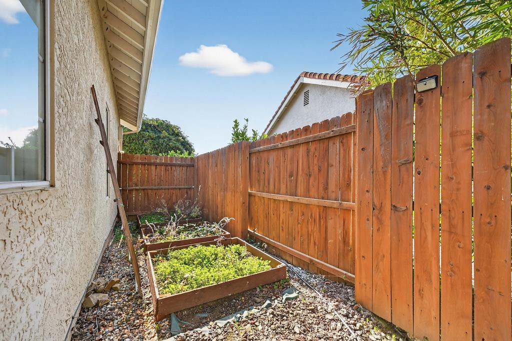 470 S Lexington Drive