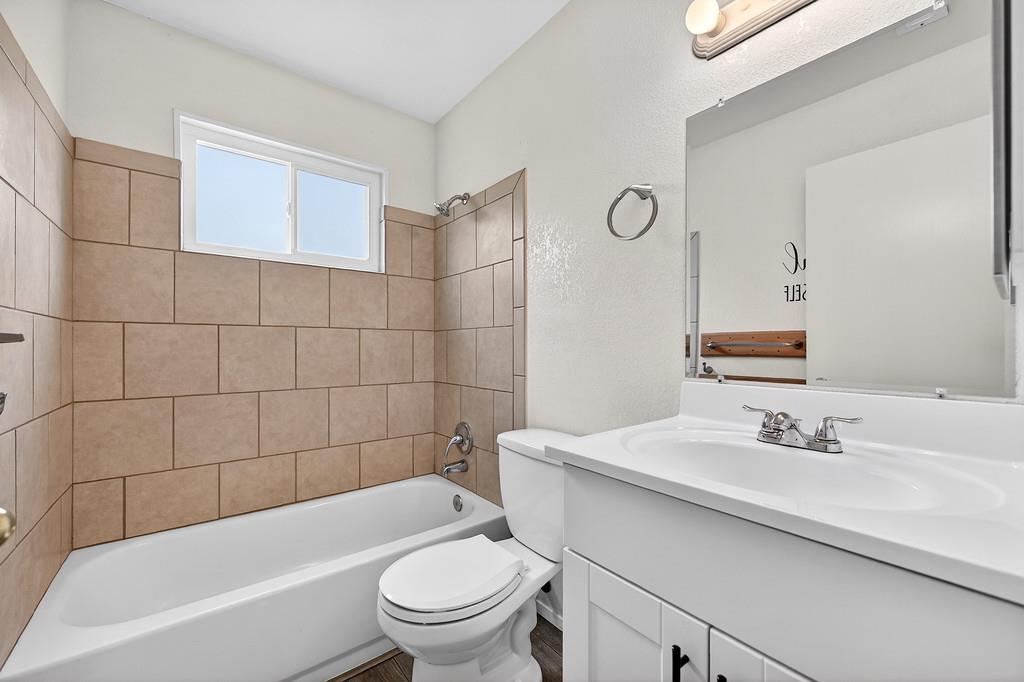 5717 Mount Hood Court