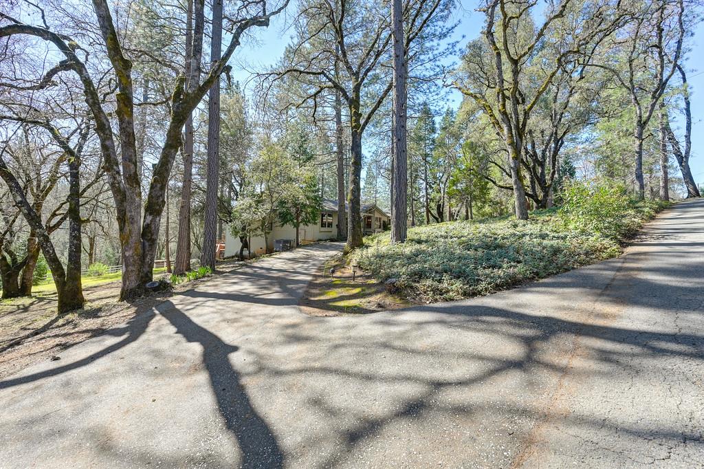 2017 Oak Hill Lane